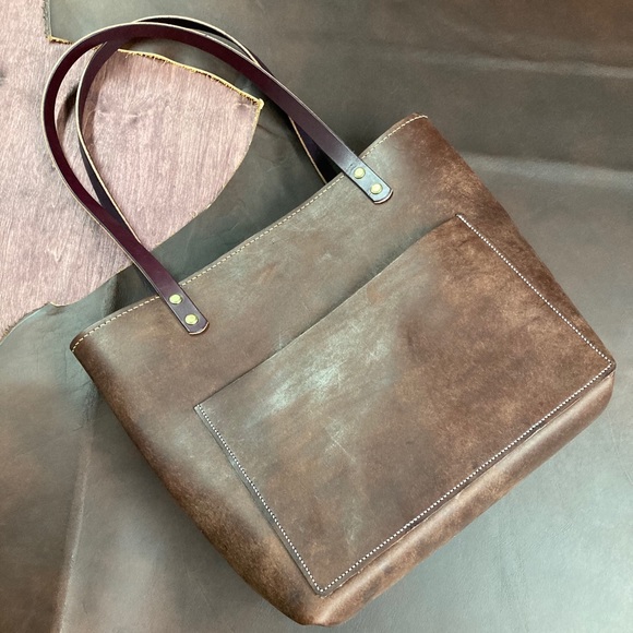 Large leather tote - Picture 4 of 7